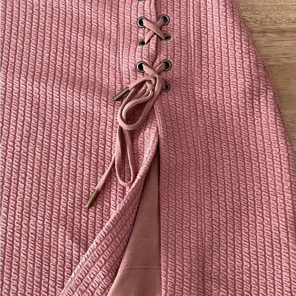 Anthropologie Textured Mauve Lace-Up Mini Skirt - Picture 4 of 8